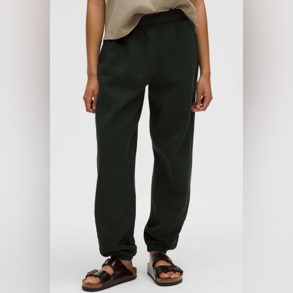 Lululemon NWT Scuba Mid Rise Oversized Fleece Joggers Forest Green Size XS